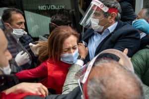 النظام التركي يقمع تظاهرة عمالية ويعتقل قيادات نقابية