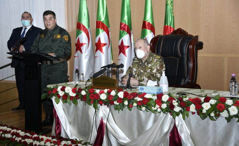 الجيش الجزائري يتعهد بتأمين مراكز الاستفتاء الدستوري في البلاد
