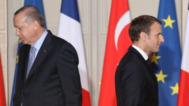 ماكرون يتهم أردوغان بإطلاق الأكاذيب