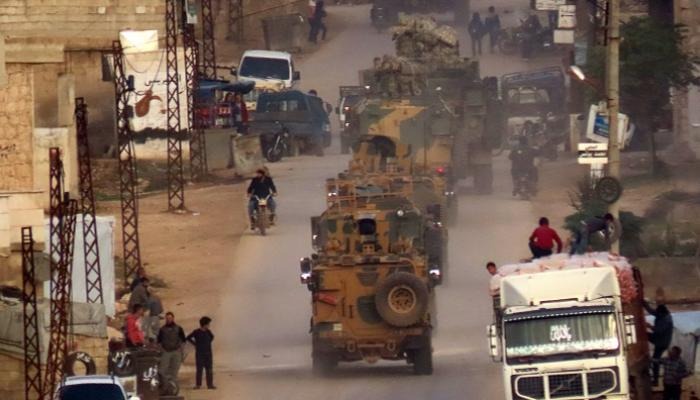 مصرع جندي تركي أثناء هجوم على قافلة إمداد في إدلب السورية