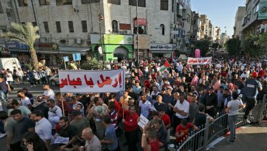 احتجاجات ضد عباس
