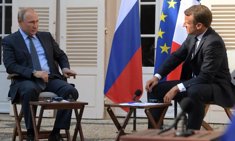 Putin meets Macron