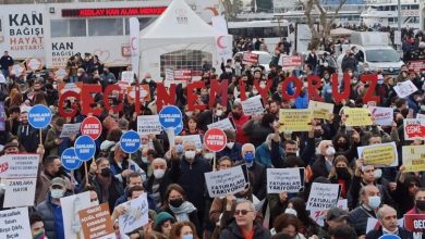 الأتراك يتظاهرون في شوارع إسطنبول