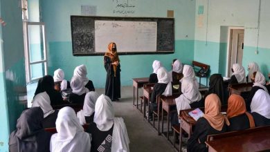 "طالبان الإرهابية" تغلق المدارس الثانوية أمام الفتيات
