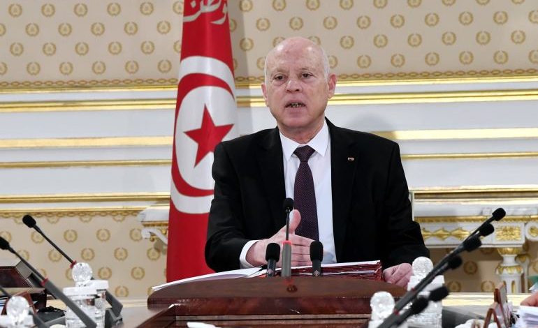 Le président tunisien le Parlement