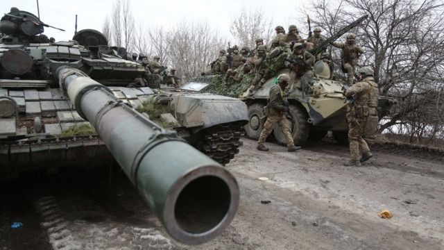 Cinq frappes de missiles russes Lviv
