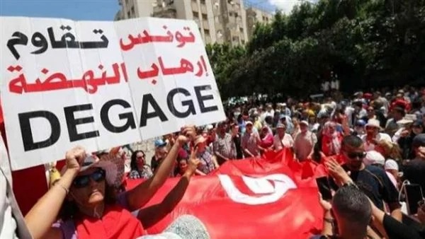 الأحزاب التونسية تدعو للتظاهر مطالبة بمحاسبة الإخونجية وحفائهم