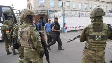 القوات الأوكرانية تقصف سجناً لأسرى الحرب بصواريخ هيمارس