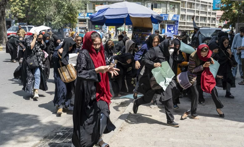 Les talibans manifestation de femmes