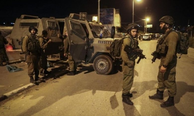 قوات إسرائيلية تغتال فلسطينياً وتصيب العشرات في نابلس بالضفة الغربية