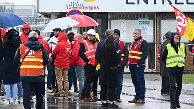 اضراب عمال المصافي