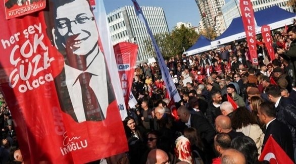 آلاف الأتراك يتظاهرون ضد اعتقال منافس أردوغان القوي "أكرم إمام أوغلو"
