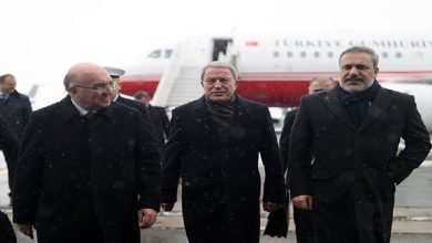 الأوّل منذ عام 2011: موسكو تجمع وزيري دفاع سوريا وتركيا