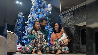 محمد صلاح وعائلته