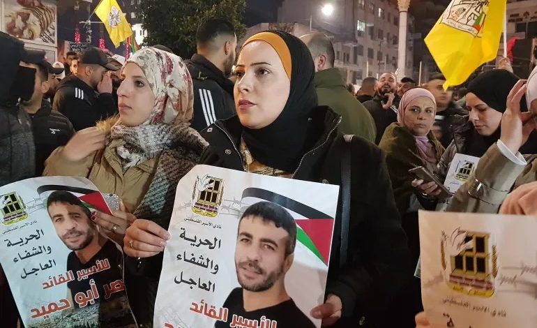 استشهاد الأسير الفلسطيني ناصر أبو حميد في معتقلات الاحتلال الإسرائيلي