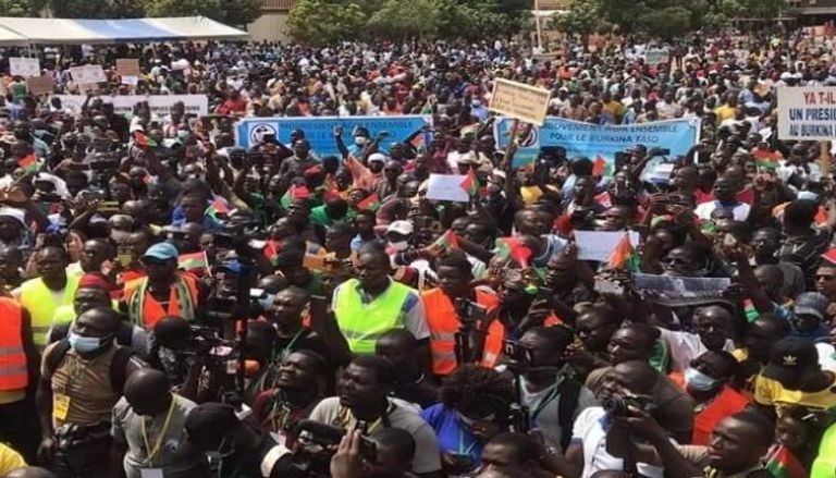 Manifestations de masse au Burkina Faso contre la présence militaire française