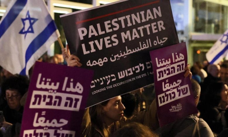 آلاف الإسرائيليين يتظاهرون ضد فاشية وعنصرية حكومة نتنياهو