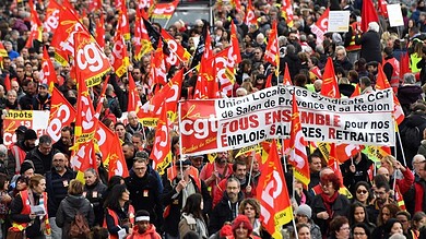 احتجاجات في فرنسا ضد قانون التقاعد