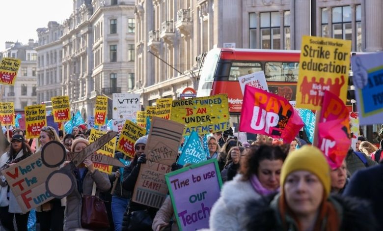 الإضرابات العمالية تهزّ الحكومة البريطانية