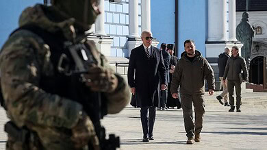 بايدن مع زيلينسكي