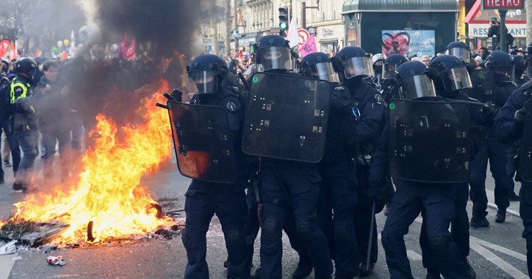 فرنسا: اعتقالات عشوائية في صفوف المحتجين على قانون إصلاح نظام التقاعد