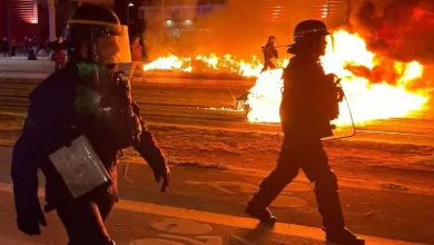 فرنسا تشتعل غضباً ضد ماكرون وحكومته والشرطة تشتبك مع المتظاهرين