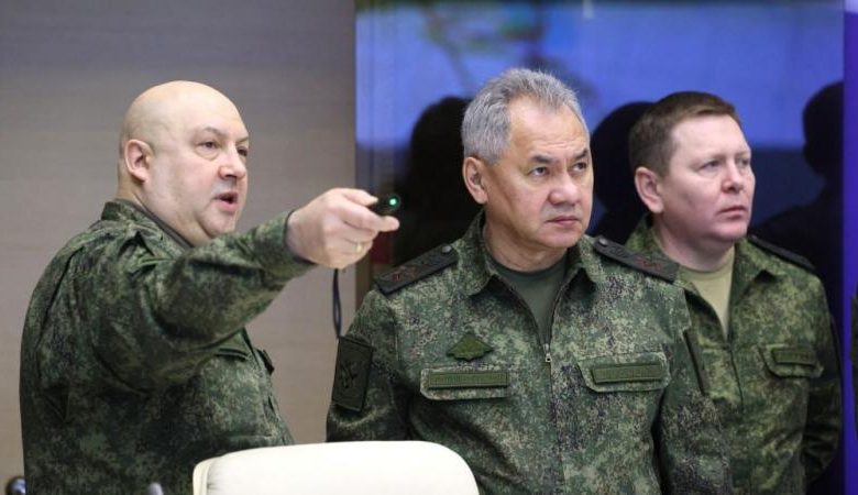 شويغو يبحث الخطط العسكرية مع قادة العملية الخاصة في أوكرانيا