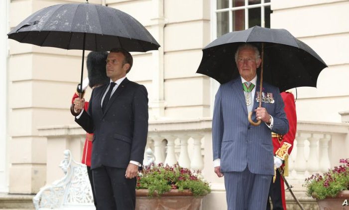 Report de la visite du roi Charles III en France