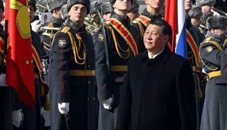 Xi Jinping arrive à Moscou pour rencontrer Poutine