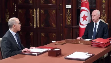الرئيس التونسي مع وزير خارجيته نبيل عمّار