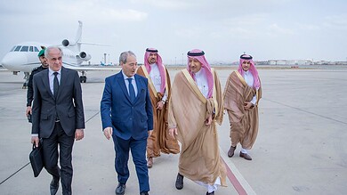 فيصل المقداد ووليد الخريجي