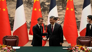 شي مع ماكرون