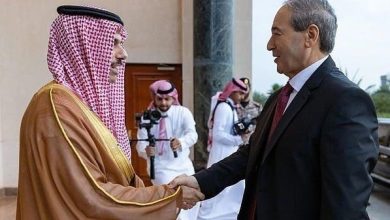 وزير الخارجية السعودي الأمير فيصل بن فرحان يستقبل نظيره السوري فيصل المقداد في جدة