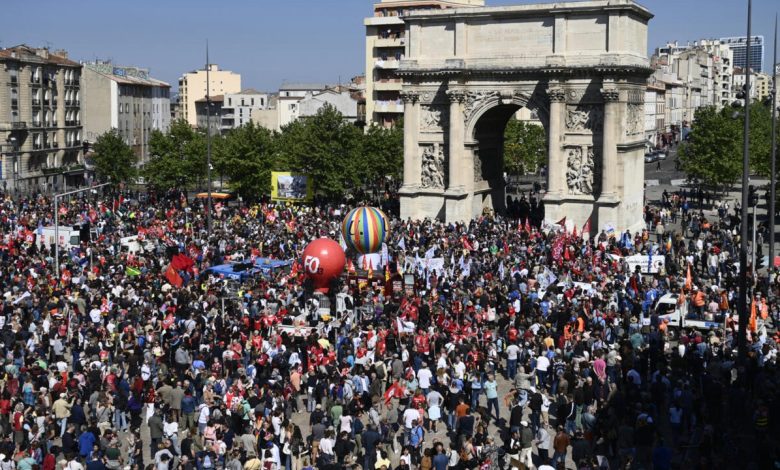 1er-Mai: 2,3 millions de personnes manifestent en France