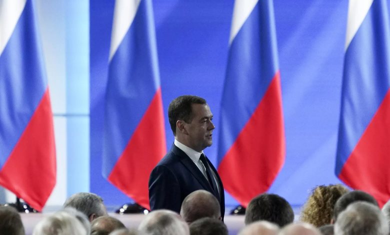 Medvedev: La guerre en Ukraine peut durer des décennies