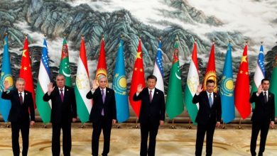 رئيس الصين (الثالث من اليمين) مع قادة دول آسيا الوسطى خلال قمة "الصين آسيا الوسطى"