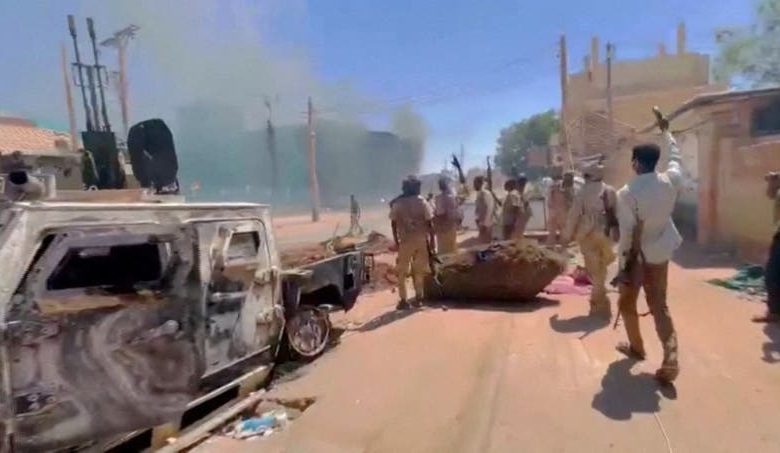 طرفا الصراع السوداني يتبادلان اتهامات بارتكاب "جرائم حرب"