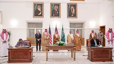 من توقيع الاتفاق في جدة