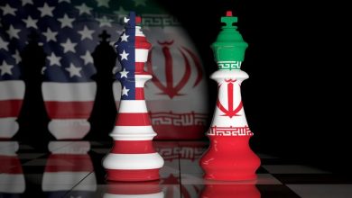 علم إيران وعلم الولايات المتحدة