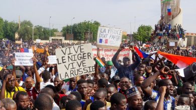 "إيكواس" تمهل العسكريين في النيجر أسبوعاً للإفراج عن الرئيس المعزول