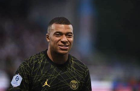 Le PSG autorise Al-Hilal à discuter avec Kylian Mbappé