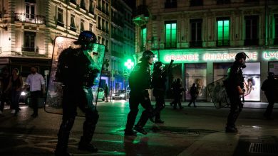La France déploie 45 000 policiers pour réprimer les manifestations