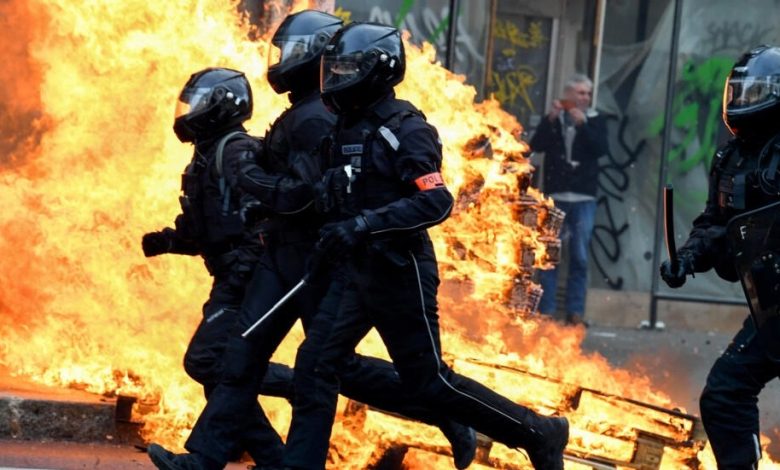 Paris: Un tribunal interdit une manifestation contre les violences policières