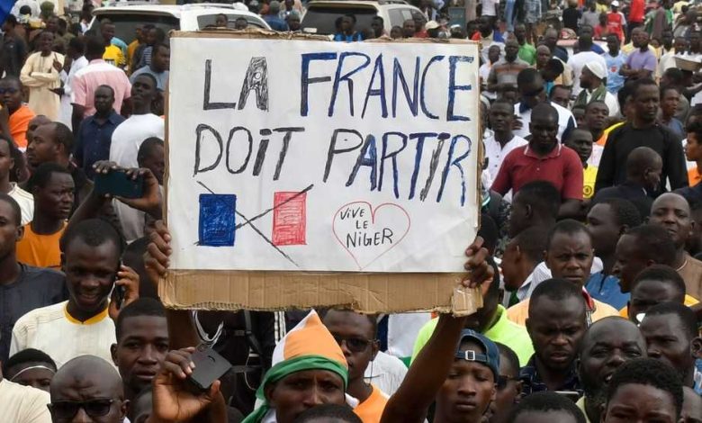 النيجر تطرد السفير الفرنسي لديها