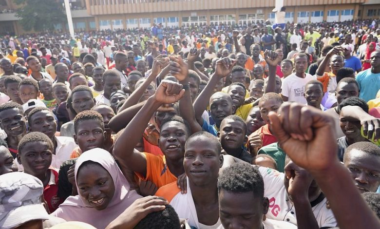آلاف المتظاهرين يرفضون التدخل الأجنبي في النيجر