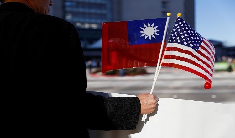 الصين تدعو الولايات المتحدة لوقف "التواطؤ العسكري" مع تايوان