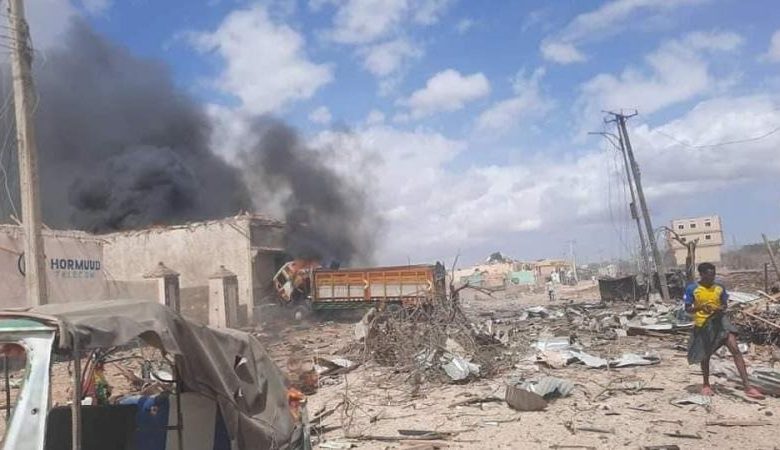 قتلى وجرحى جراء تفجير انتحاري ضخم وسط الصومال