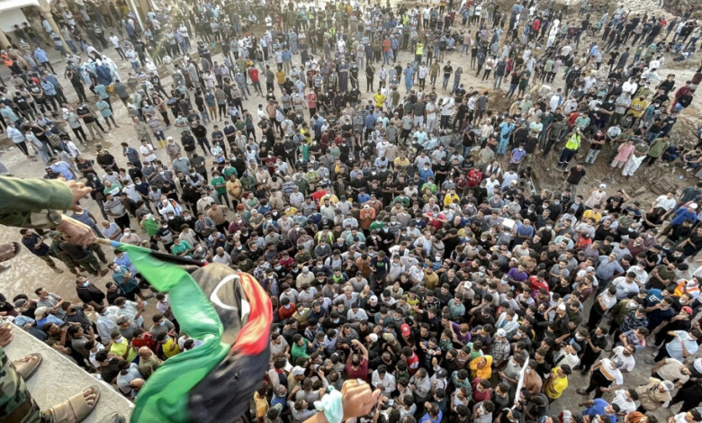 احتجاجات وانقطاع الاتصالات عن مدينة درنة الليبية