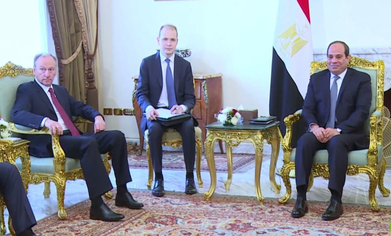 نيقولاي باتروشيف مع الرئيس المصري عبد الفتاح السيسي