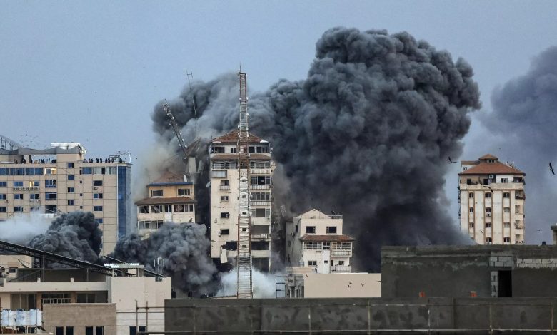 إسرائيل تفرض حصاراً شاملاً على غزة "لا كهرباء ولا طعام ولا ماء ولا غاز"